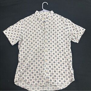 GAP White Short-Sleeve Button-Down Shirt with Navy & Red Geo Print